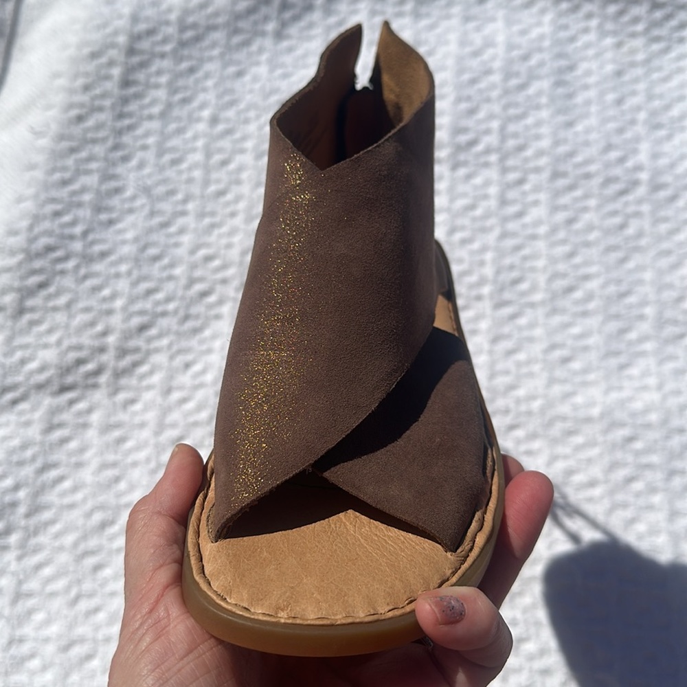 Born wrapped sandal taupe gold shimmer NEW - Picture 5 of 14